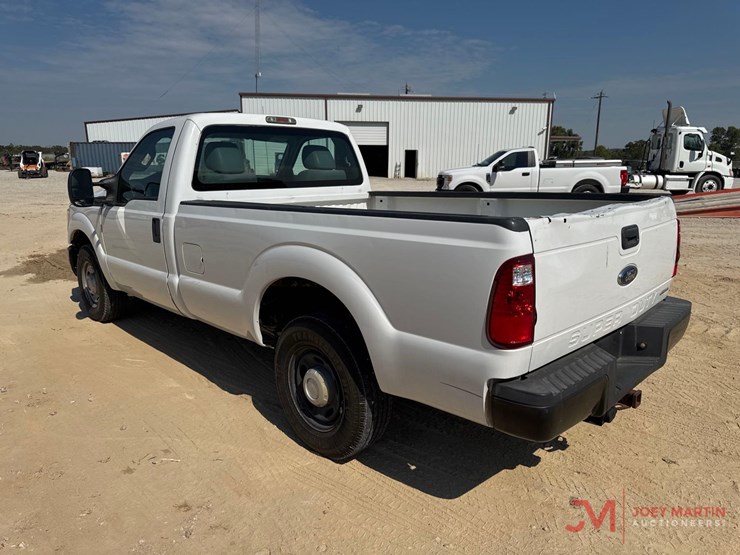 2015-ford-f250-xl-image-3