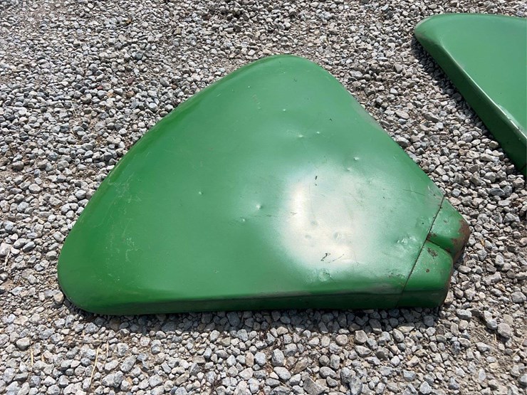 john-deere-clamshell-fenders-image-3