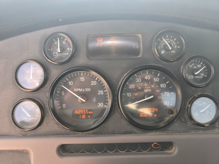 2014-peterbilt-365-image-78