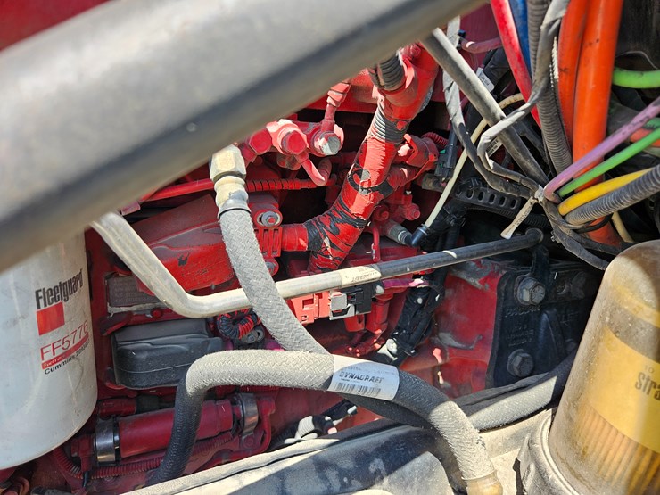 2017-peterbilt-579-image-36