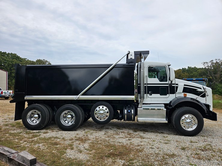 2015-kenworth-t800-image-23