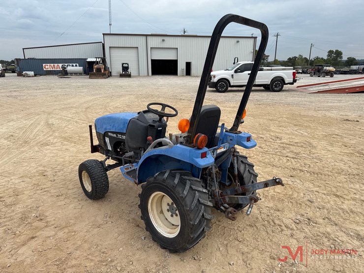 new-holland-tc18-image-3