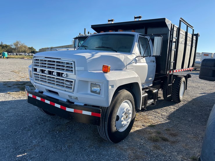1983-ford-f700-image-3