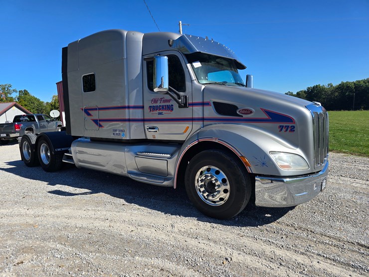 2015-peterbilt-579-image-34