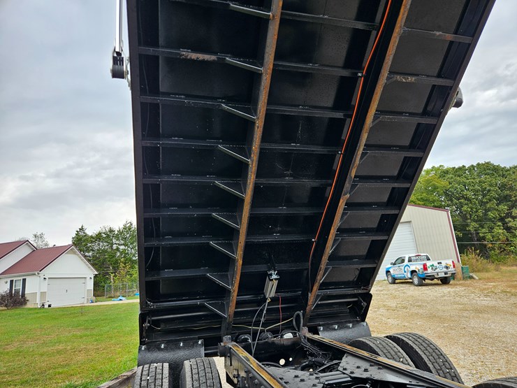 2015-kenworth-t800-image-40