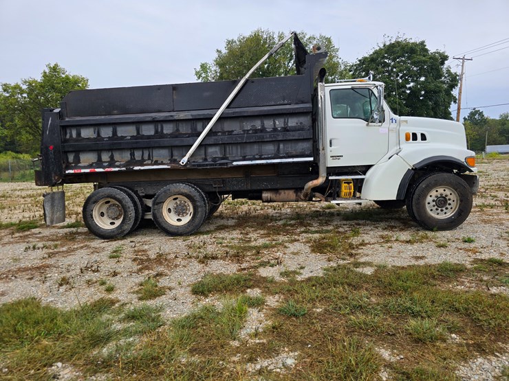 1999-sterling-l9511-image-26