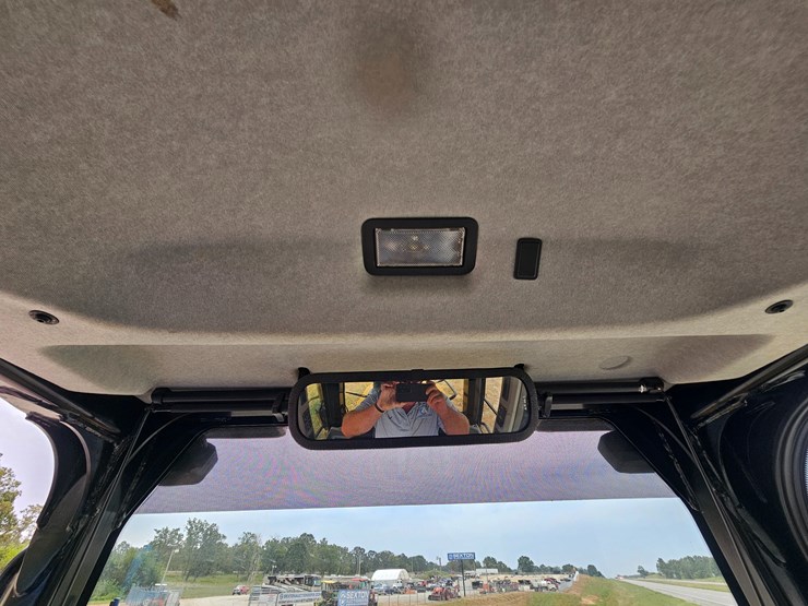 2023-caterpillar-953-image-58