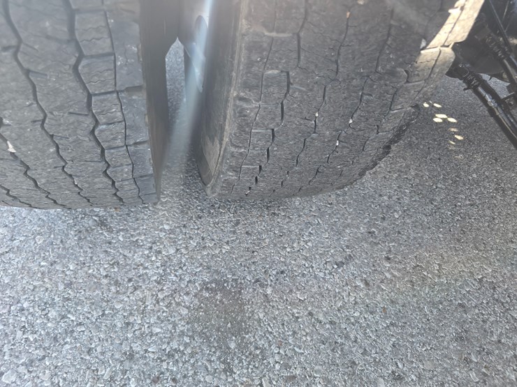 2014-peterbilt-388-image-132