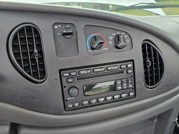 2006-ford-e450-image-47