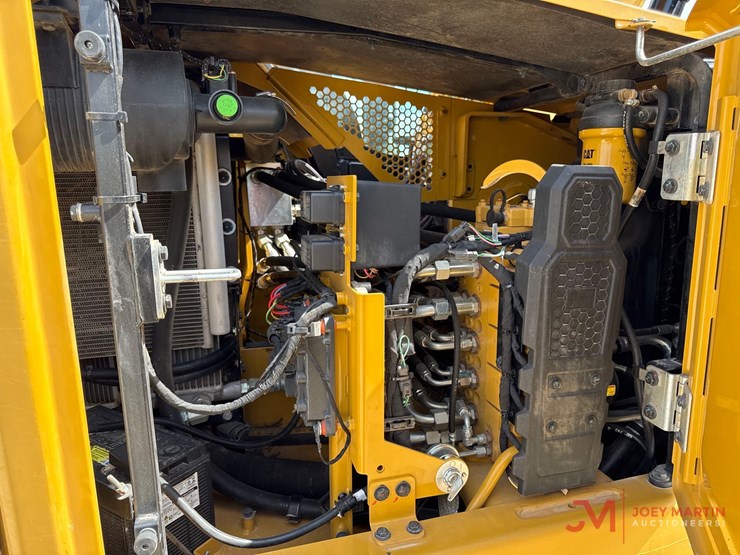 2019-caterpillar-310-image-5