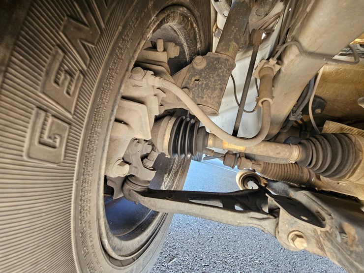 2014-ford-explorer-image-56