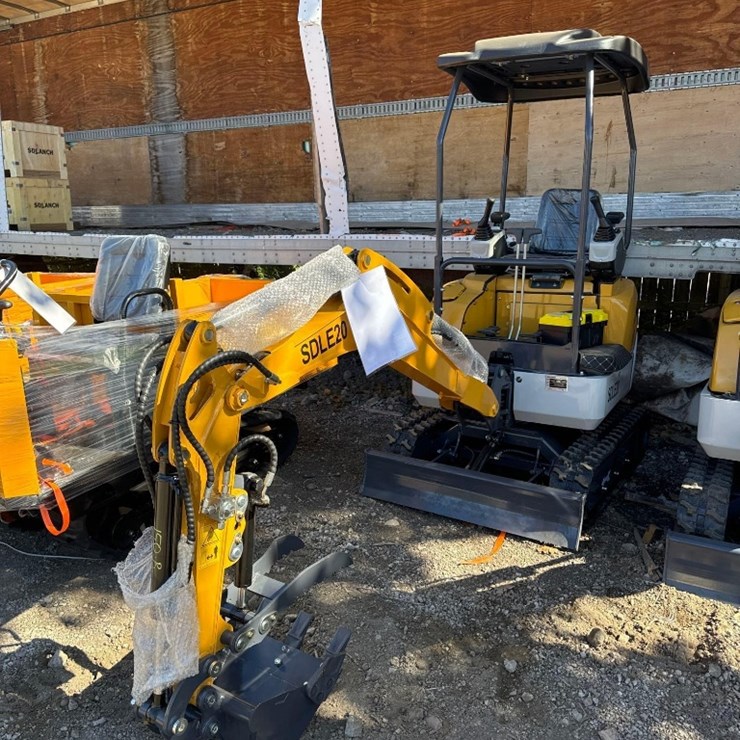 New SD Lanch Co DIESEL Mini Excavator Model SDLE20