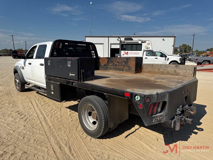 2014-ram-5500-heavy-duty-flat-bed-truck-image-3