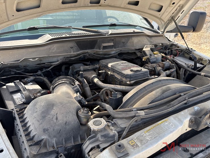 2007-dodge-ram-flatbed-pickup-truck-image-12