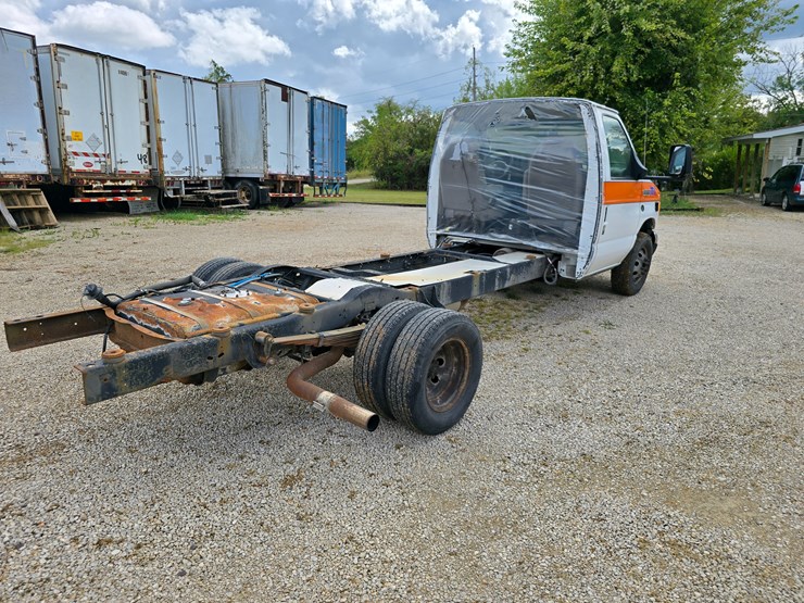 2006-ford-e450-image-15