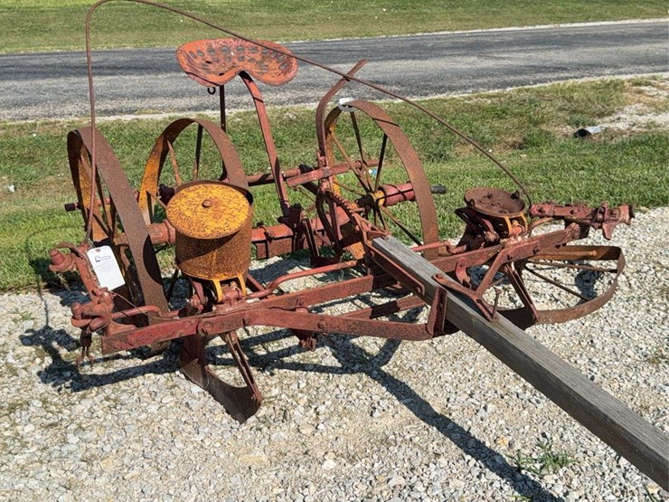 horse-drawn-planter-image-2