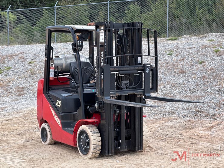 2021-hangcha-cpyd25-xw71f-c-straight-mast-forklift-image-1