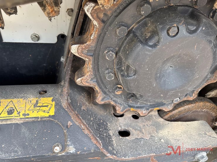 2019-bobcat-t595-image-8