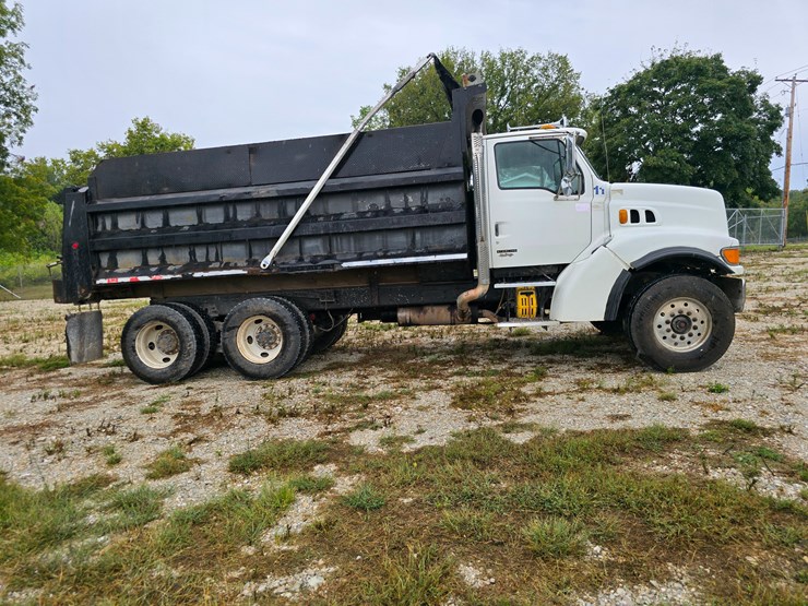 1999-sterling-l9511-image-27