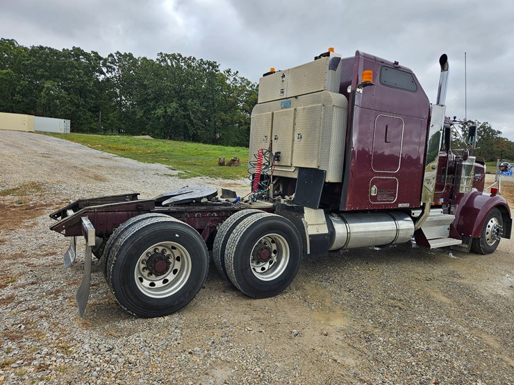 2000-kenworth-w900-image-16