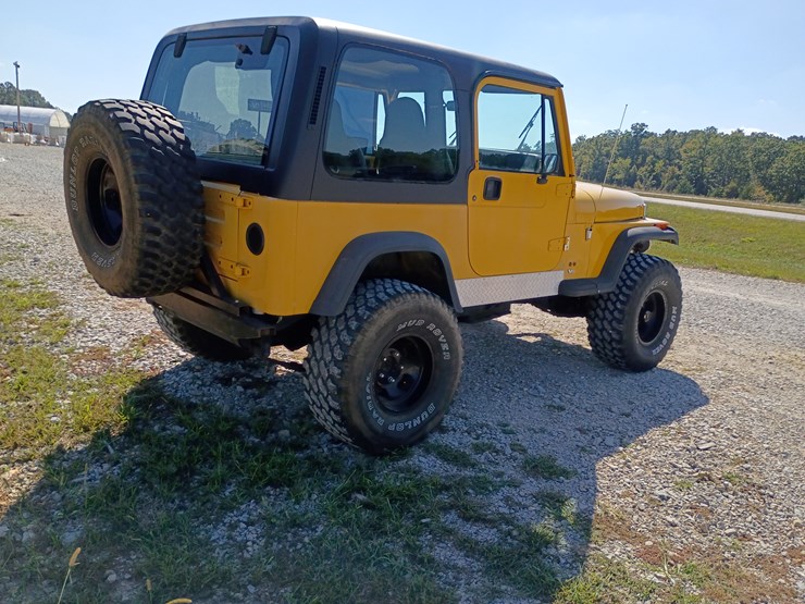 1995-jeep-wrangler-image-11
