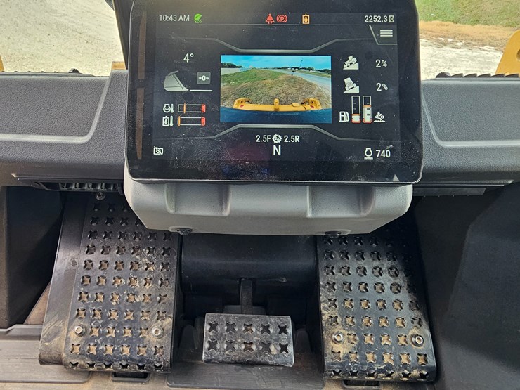 2023-caterpillar-953-image-60