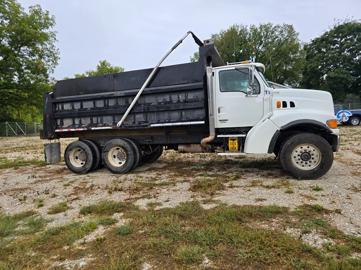 1999-sterling-l9511-image-28