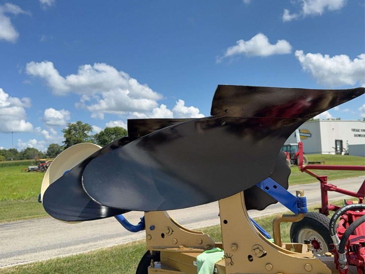 2-bottom-2-way-plow-image-19