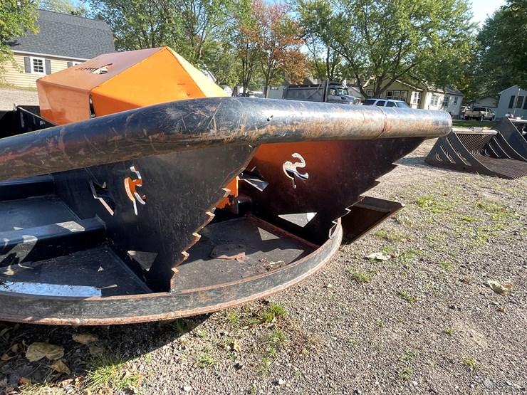 #4307-•-skid-pro-72"-skid-steer-mount-heavy-duty-brush-mower-image-18