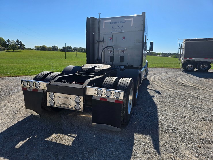 2015-peterbilt-579-image-20