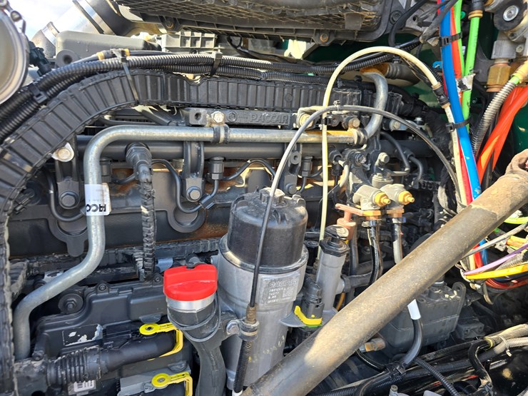 2019-peterbilt-567-image-58