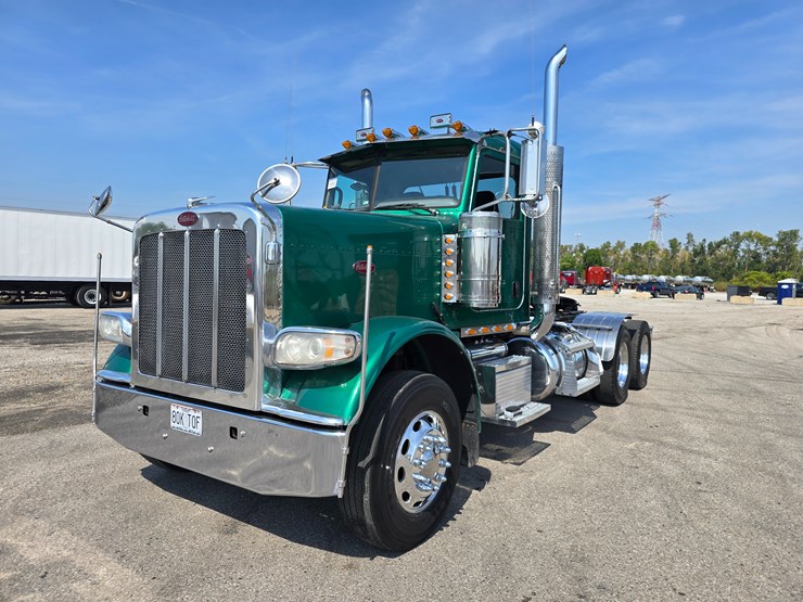 2014-peterbilt-388-image-2