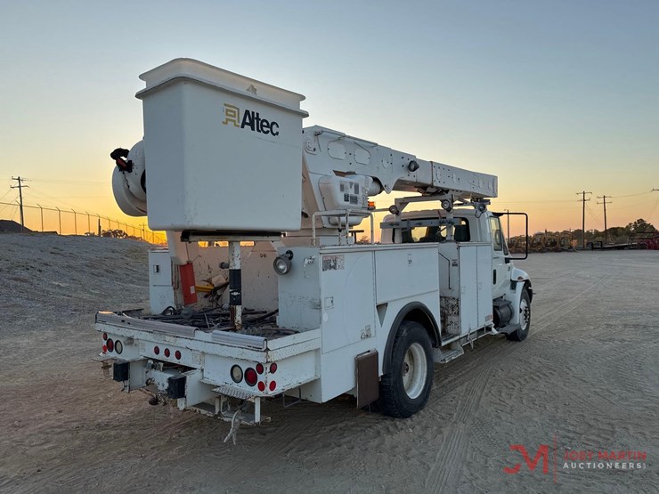 2006-international-durastar-4300-image-2