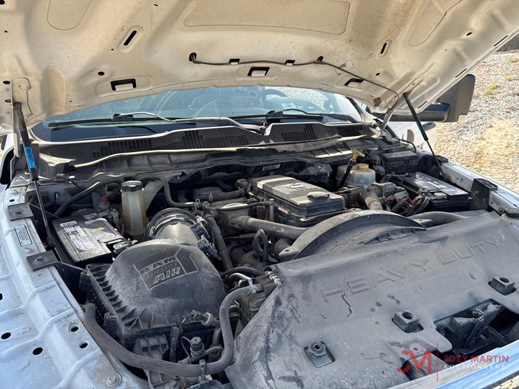 2015-dodge-ram-3500-image-14