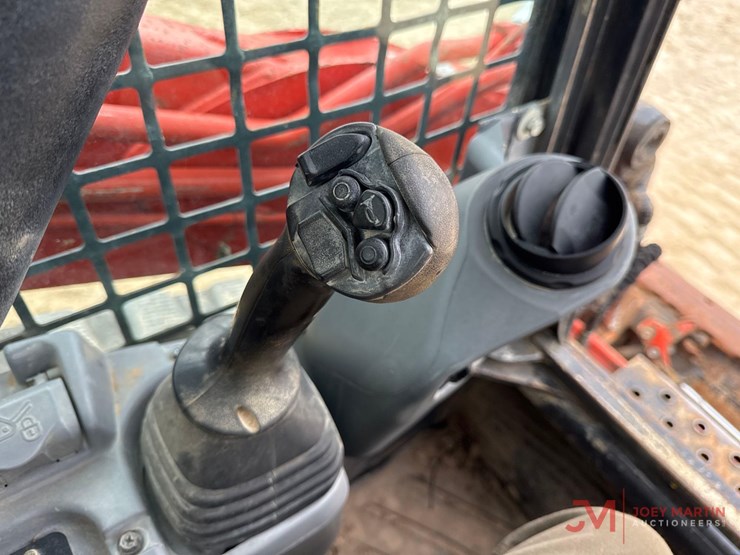 2019-kubota-svl95-2s-image-14