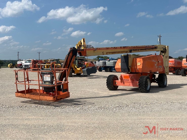 2016-jlg-800aj-image-2