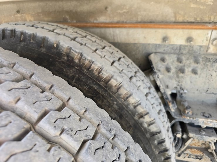 2014-peterbilt-365-image-102