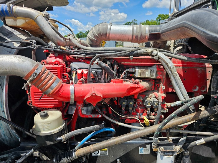 2010-peterbilt-389-image-39