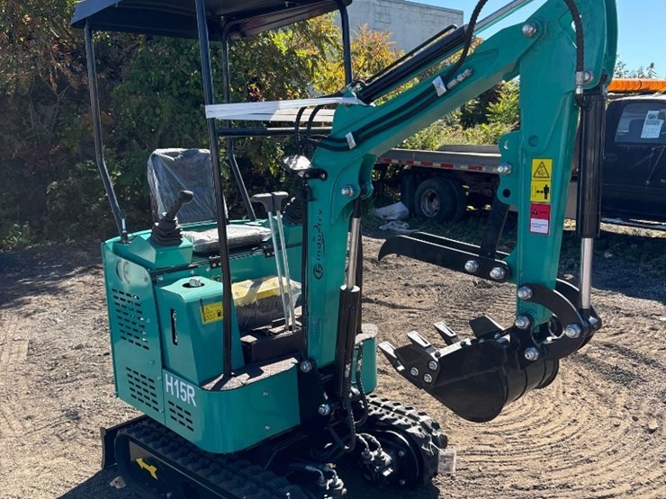 new-cfg-industrial-co-mini-excavator-model-h15r-image-4
