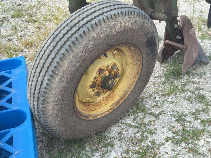john-deere-4-bottom-plow-image-9