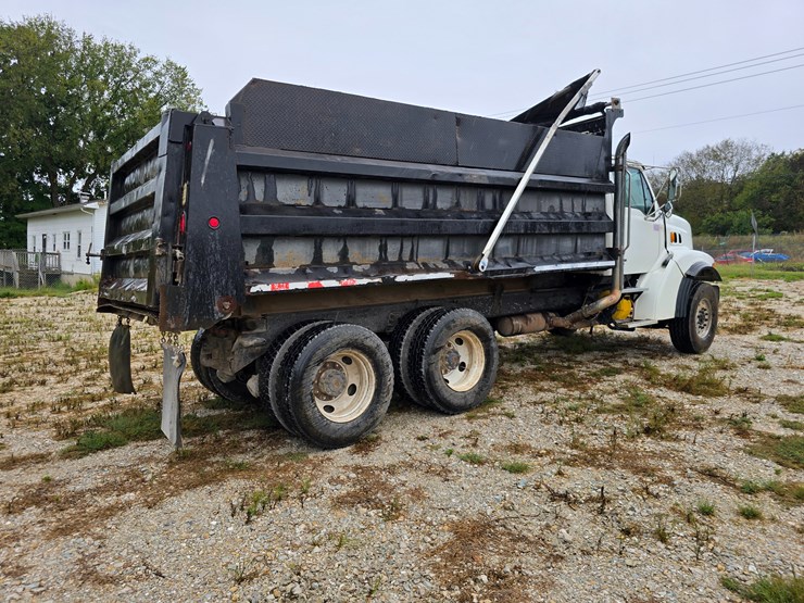 1999-sterling-l9511-image-21