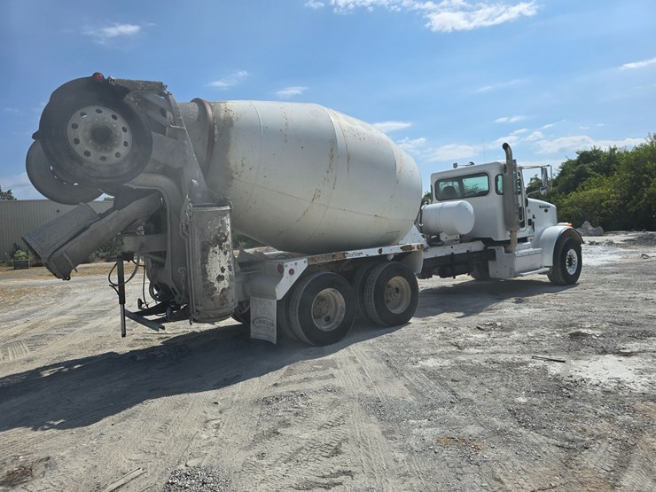 2014-peterbilt-365-image-30