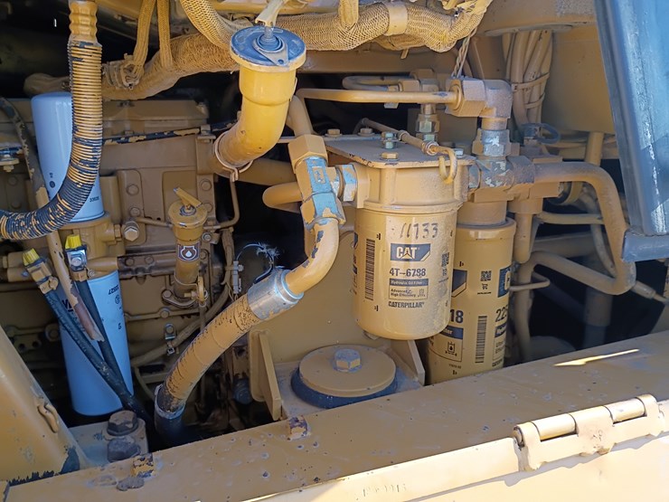 2002-caterpillar-953c-image-45