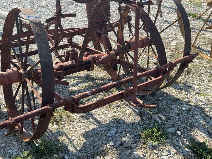 horse-drawn-planter-image-10