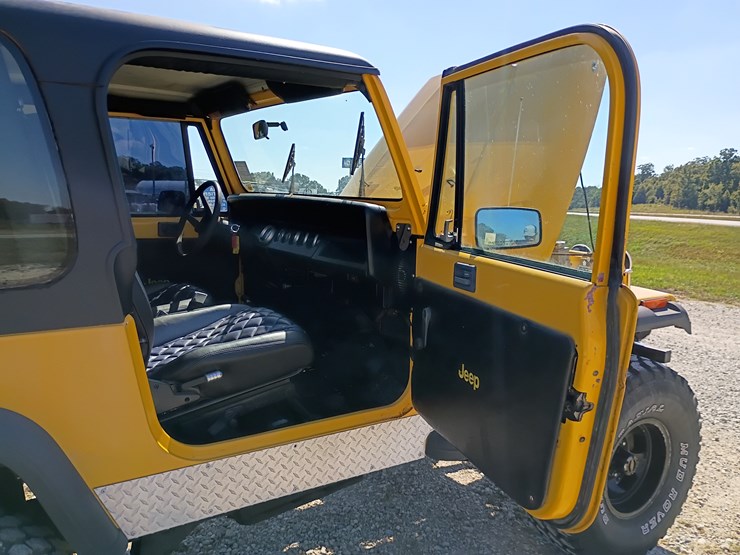 1995-jeep-wrangler-image-31