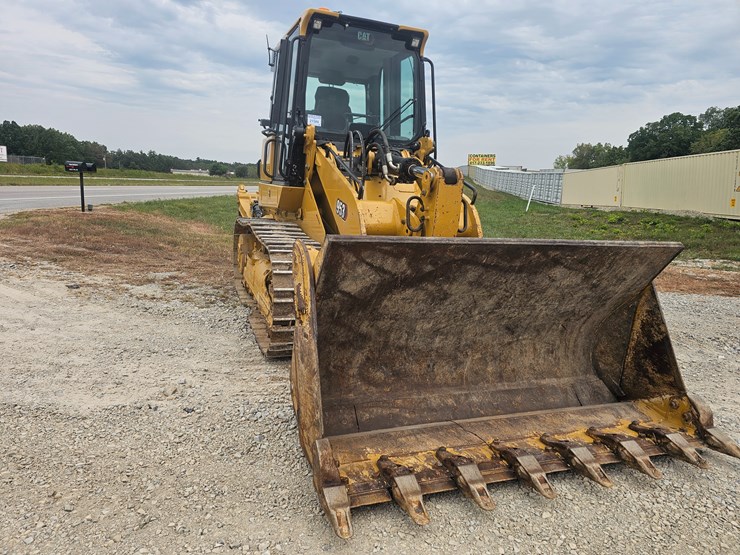 2023-caterpillar-953-image-25