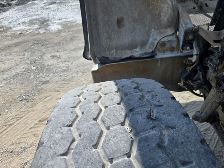 2014-peterbilt-365-image-55