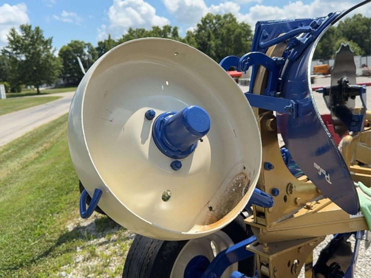 2-bottom-2-way-plow-image-28