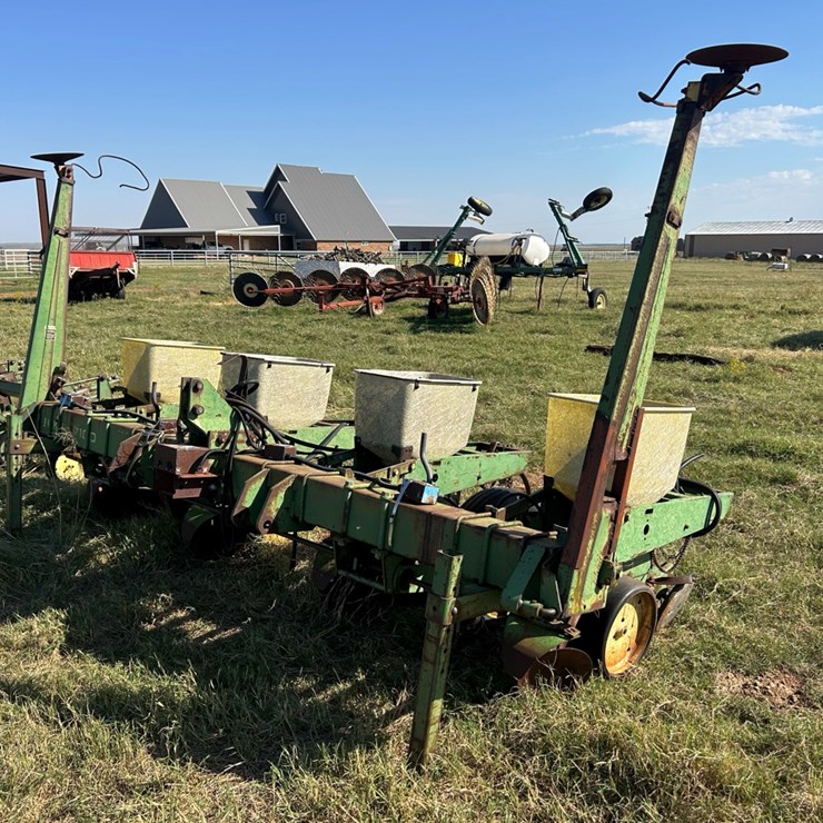 JOHN DEERE 7100