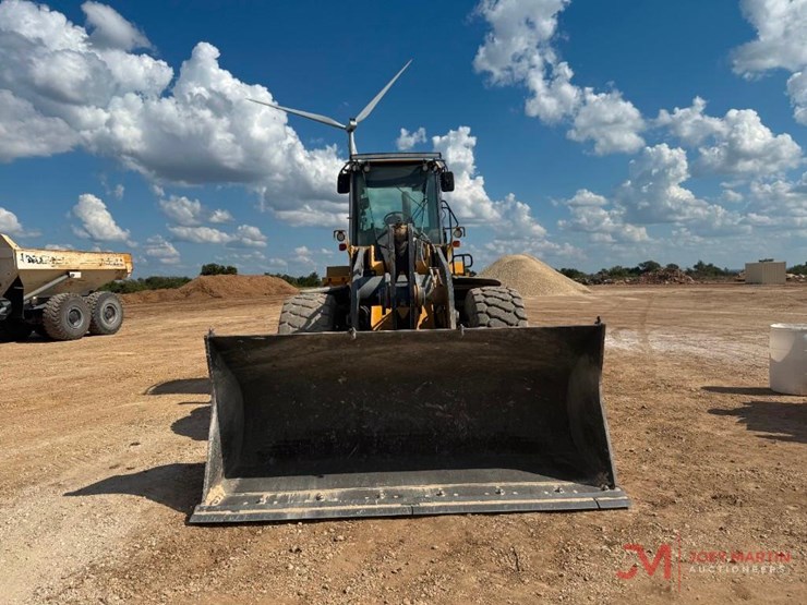 2015-deere-644k-image-12